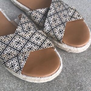 NWOT a.n.a. Berkeley Sandals Slides Espadrilles